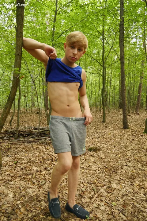 Men Strip Nude and Pose Together – photo 2 of 20