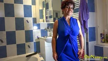 Jessica Hot – Curvy Brunette MILF with Big Tits Poses in the Bathroom