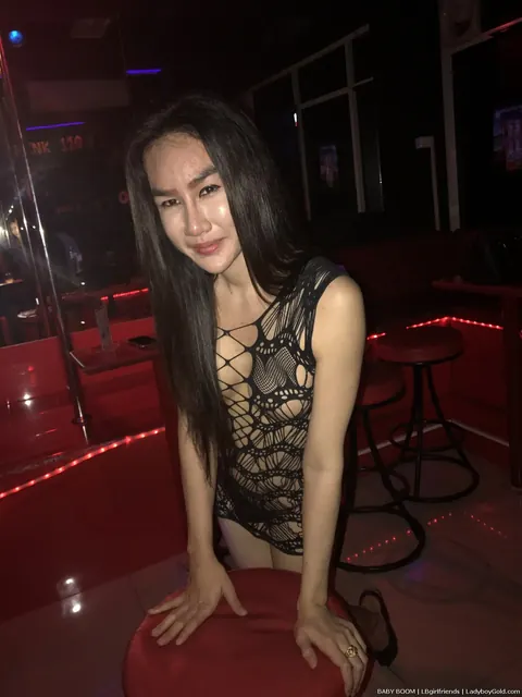 Trans Woman Poses Nude Showing Her Feminine Body – photo 3 of 16