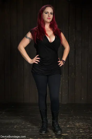 Bella Rossi – Blindfolded Latina Redhead MILF Gets Tits Clamped and Eaten Out