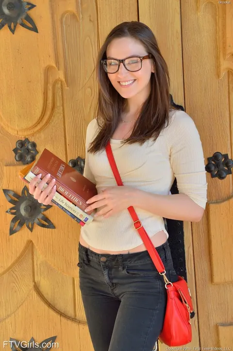 Pepper XO: Brunette with Glasses Strips Nude and Spreads Her Pussy in Public – photo 9 of 20
