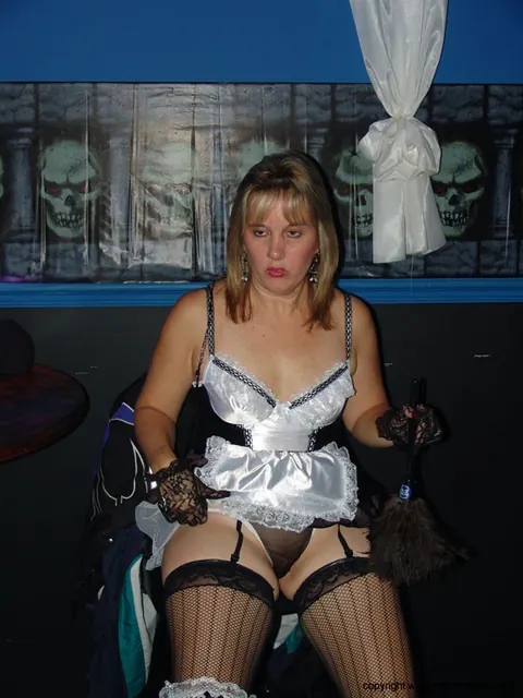 Double Dee: Thick British MILF in Stockings and Glasses Shows Her Big Tits – photo 11 of 21