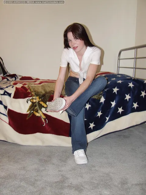 Vicci: PAWG Redhead in Socks Fingers Her Asshole and Spreads Wide – photo 3 of 16