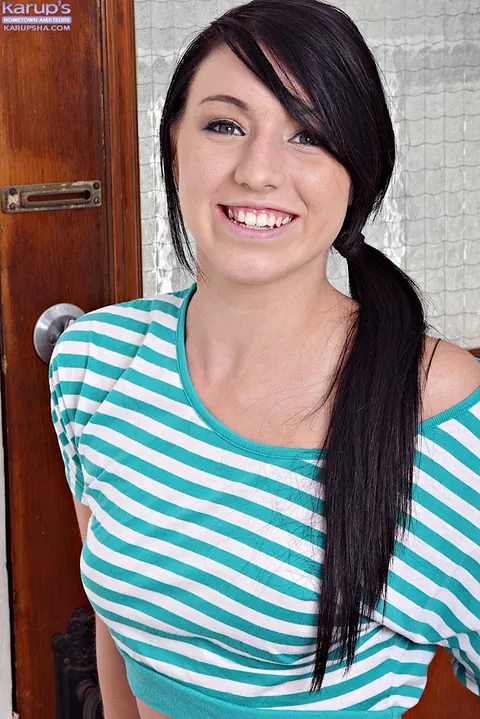 Megan Piper: Brunette with Tattoo and Piercing Spreads Her Pussy – photo 2 of 16