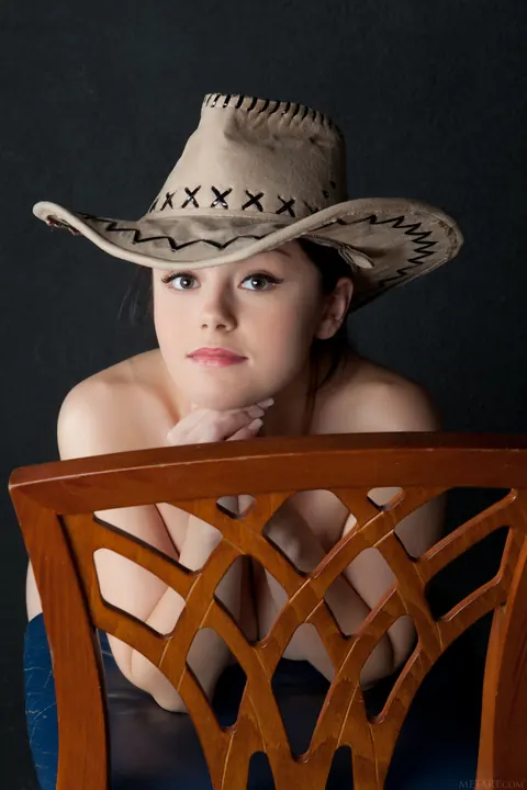 Mirelle A: Brunette Poses Nude Showing Her Big Natural Tits – photo 16 of 21