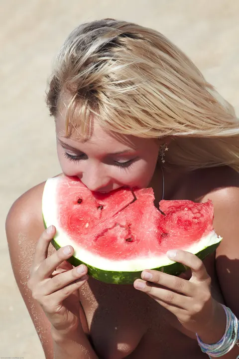 Petite Blonde with Big Tits Spreads Her Pussy on the Beach – photo 10 of 20