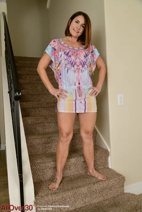 Carissa Dumonde: Curvy Brunette MILF Spreads Her Asshole on the Stairs – photo 1 of 21