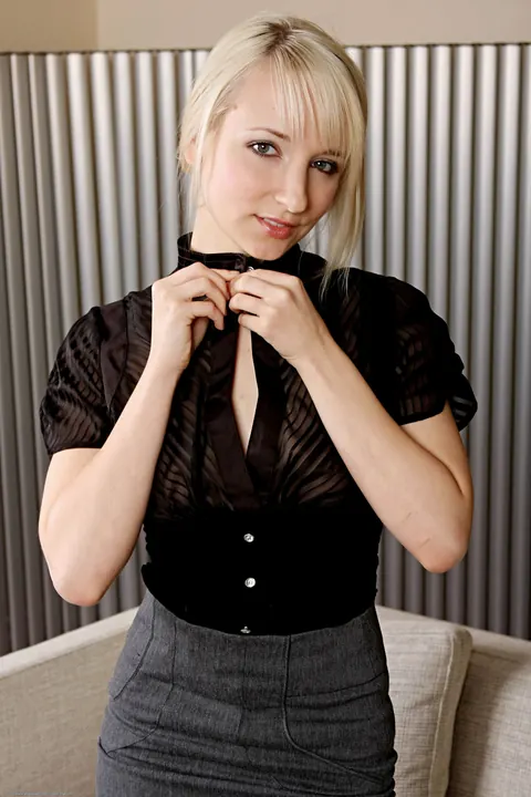 Ashley Jane: Petite Blonde with Small Natural Tits Spreads Her Pussy Wide – photo 2 of 21