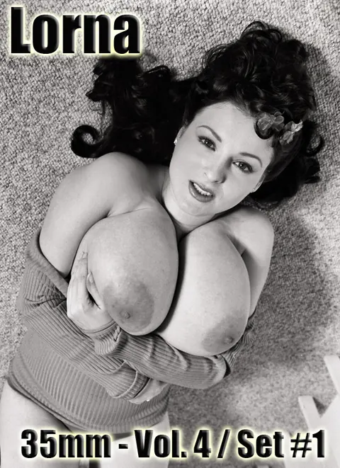 BBW with Big Tits Poses Topless in Heels – photo 16 of 16