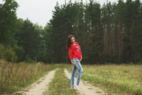 Alexa Day: Russian Brunette in Jeans Spreads Her Pussy Outdoors – photo 20 of 21