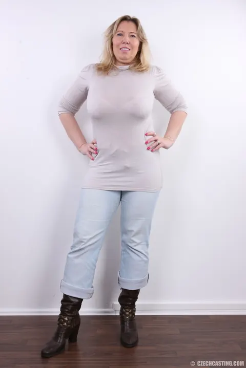 Jana Bendova: Chubby European Blonde Strips Out of Her Jeans and Panties – photo 3 of 20