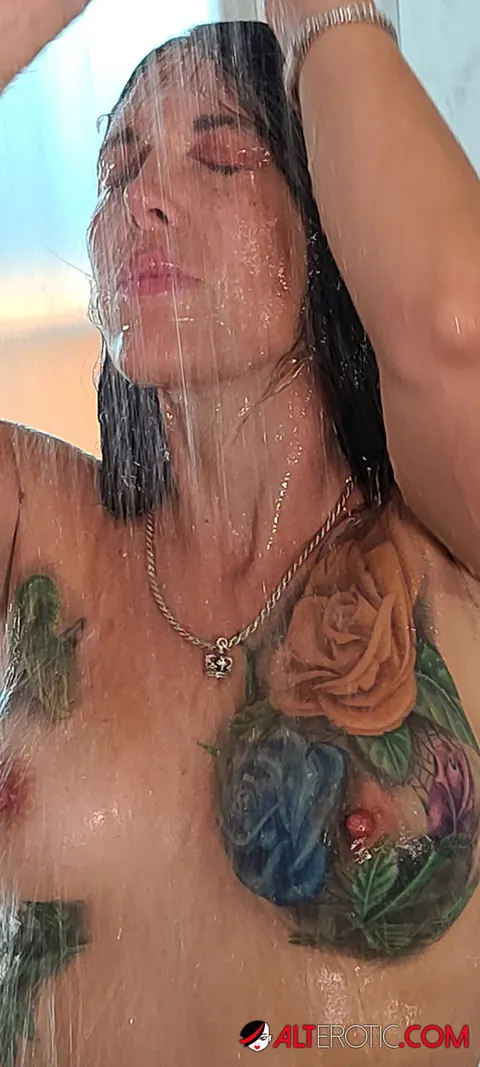 Marie Bossette: Tattooed MILF Shows Her Pierced Pussy in the Shower – photo 15 of 16