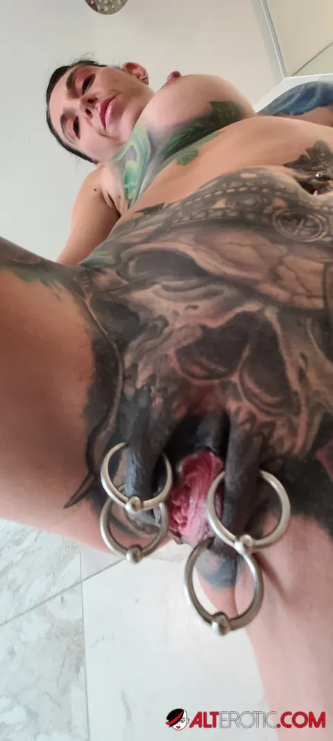 Marie Bossette: Tattooed MILF Shows Her Pierced Pussy in the Shower – photo 3 of 16