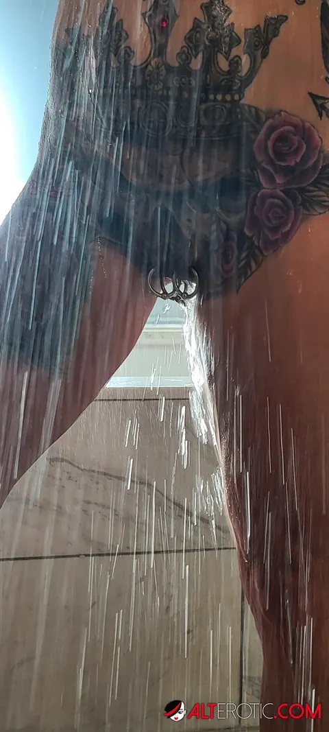 Marie Bossette: Tattooed MILF Shows Her Pierced Pussy in the Shower – photo 14 of 16