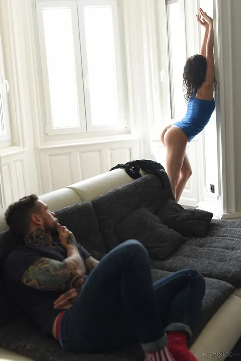 Leanna Sweet: Skinny Brunette Face-Sits Before Interracial Sex – photo 1 of 17