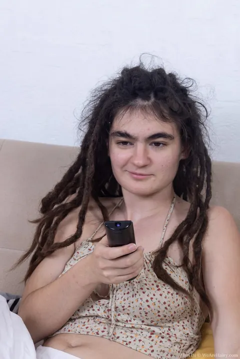 Miri Di: Thick Brunette with Big Natural Tits Strips and Shows Her Hairy Pussy – photo 2 of 20