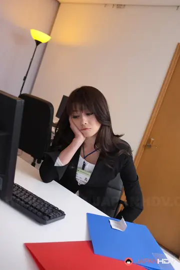 Busty Japanese MILF Secretary Bends Over the Desk for Sex