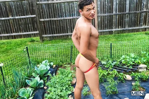 Guy Toys His Ass with a Dildo Before Getting Fucked – photo 5 of 20