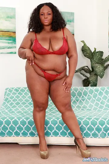 Curvy Ebony Woman Rides Cowgirl in Heels with Oiled Her Ass