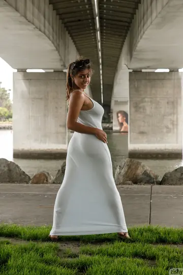 Ella Knox – Curvy Latina Flaunts Her Big Tits in a Tight Dress Outdoors