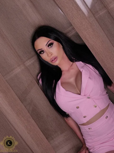 Trans Woman Pulls Top Down, Strips Nude and Shows Cock – photo 15 of 16