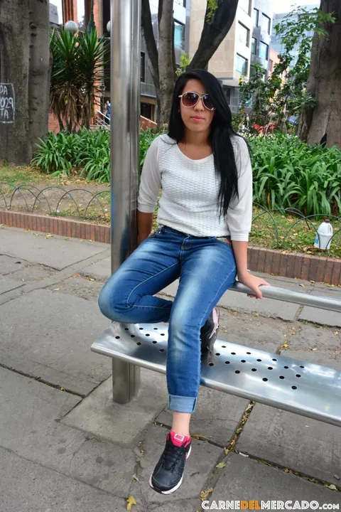 Otalia Barrios: Thick Latina MILF Oils Up and Fucks Outdoors in Glasses – photo 5 of 17