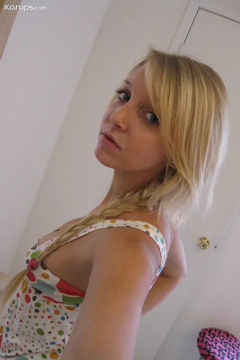 Thick Short-Haired Blonde Shows Her Big Natural Tits and Spreads Her Pussy – photo 20 of 20
