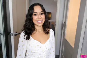 Dania Vega – Curvy Latina in Shorts Gets Fucked POV