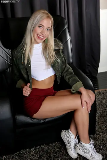 Khloe Kapri – Petite Blonde Spreads Her Legs Wide