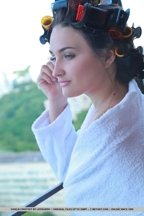 Vavilia Cristoff: European Brunette in Hair Curlers Poses Nude on a Balcony – photo 1 of 18