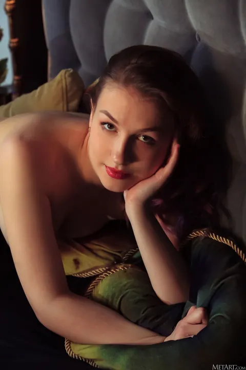 Ukrainian Woman Undresses and Shows Her Big Tits – photo 12 of 21