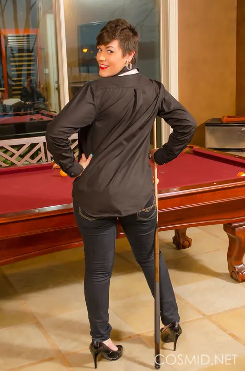 BBW Strips Out of Her Jeans to Show Her Big Tits on the Pool Table – photo 6 of 16