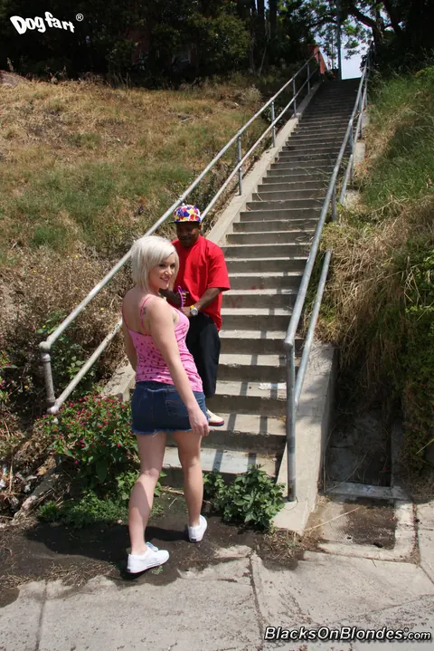 Naomi Cruise: Blonde in a Skirt Sucks and Fucks a Black Man Outdoors – photo 4 of 21