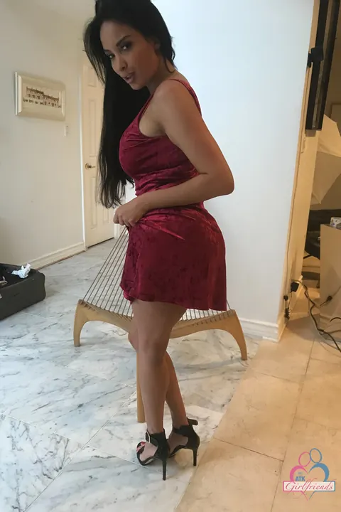 Anissa Kate: Thick Latina MILF with Big Tits Poses Nude and Spreads Wide – photo 3 of 14