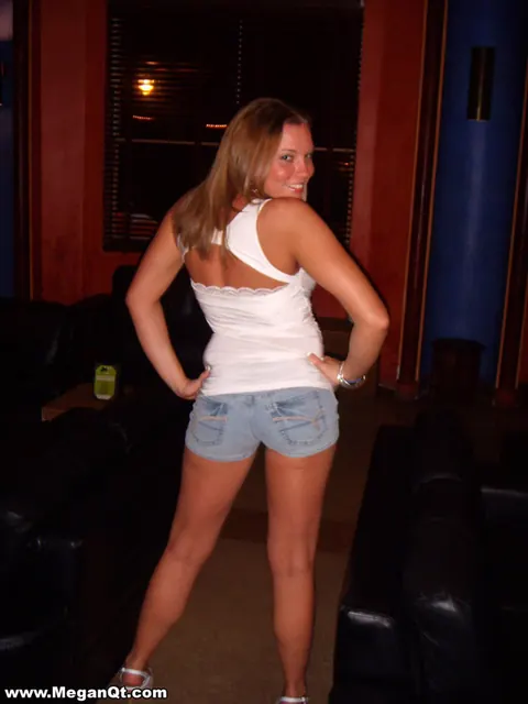 Meganqt: Brunette Strips Out of Her Jeans and Shorts in Heels – photo 11 of 12