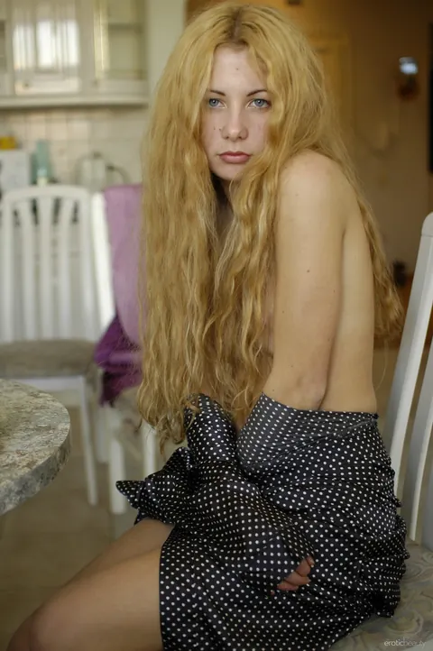 Sasha A: Curly Blonde Spreads Her Hairy Pussy on the Kitchen Chair – photo 8 of 21