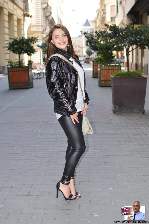 European Woman Strips Out of Leather Pants and Spreads Outdoors – photo 3 of 17