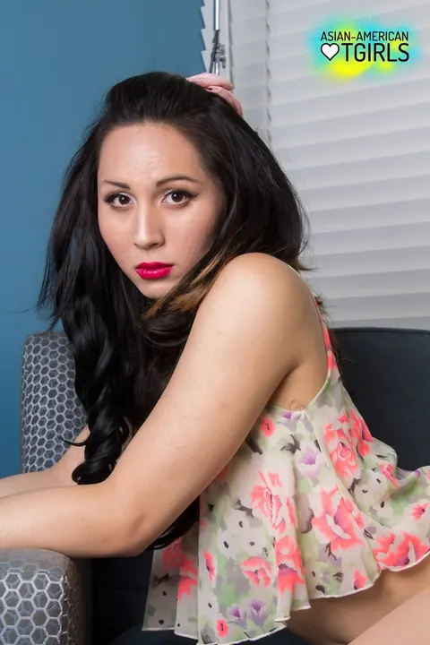 Asian Trans Woman in Stockings Poses and Shows Her Body – photo 3 of 16