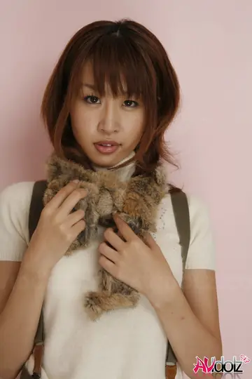 Ryo Takizawa – Hairy Japanese Woman in Heels Undresses and Spreads Her Pussy