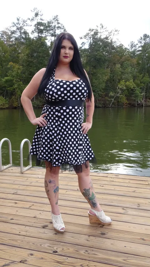 Mischievous Kitty: Russian BBW Lifts Her Skirt and Spreads Her Pussy – photo 15 of 15
