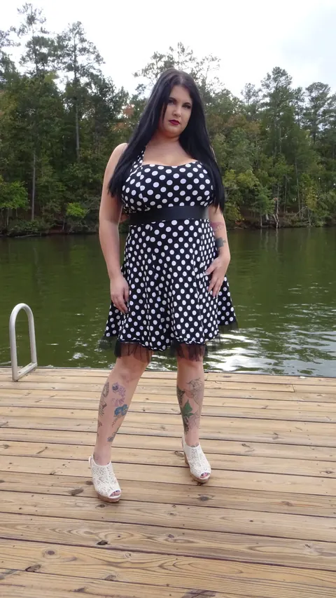 Mischievous Kitty: Russian BBW Lifts Her Skirt and Spreads Her Pussy – photo 14 of 15