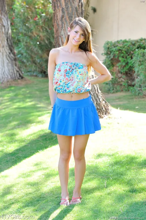 Mali Myers: Tanned PAWG Brunette in a Skirt Spreads Her Legs Outdoors – photo 20 of 20