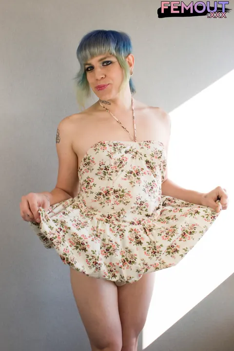 Thick Mature Trans Woman Flaunts Her Big Ass Nude – photo 3 of 16