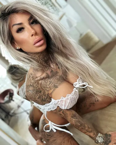 Woman in Sheer Lingerie Poses and Shows Her Body – photo 2 of 9