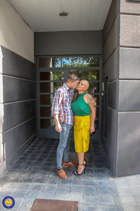 Alexa Blun: Busty Latina MILF in Heels Kisses a Guy Outdoors – photo 8 of 20