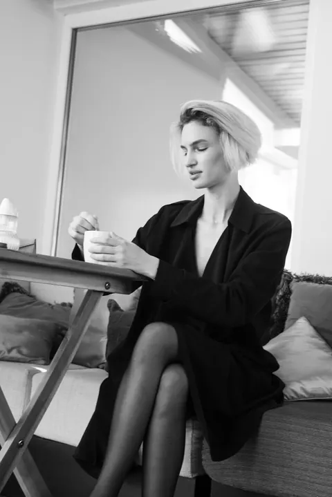 Slim Short-Haired Woman Poses in Lingerie – photo 11 of 20