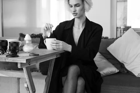 Slim Short-Haired Woman Poses in Lingerie – photo 12 of 20