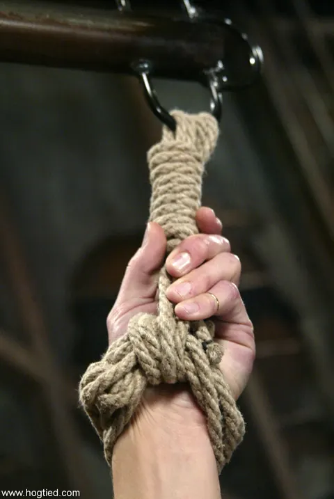 Leah Luv: Thick Blonde in Bondage Spreads for Her Partner – photo 2 of 20