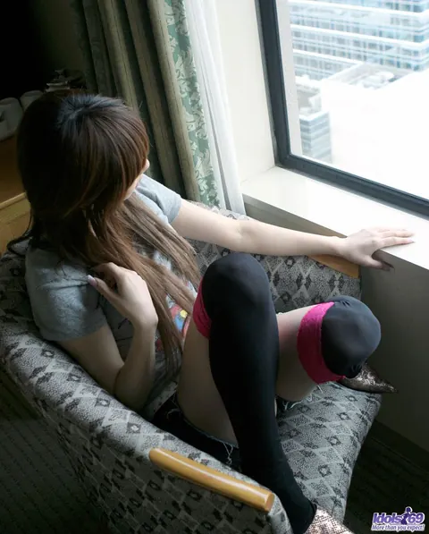 Hayase: Japanese Redhead in Thigh-High Stockings Spreads Her Legs Outdoors – photo 9 of 16