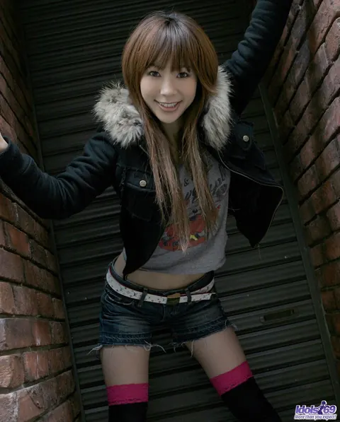 Hayase: Japanese Redhead in Thigh-High Stockings Spreads Her Legs Outdoors – photo 14 of 16